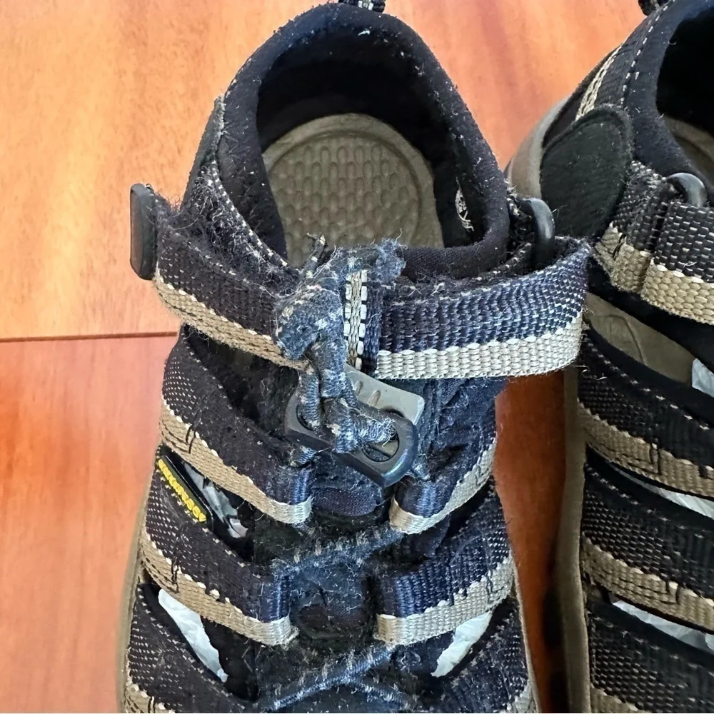 Keen Newport Waterproof Sandals Black Shoes Kid's Size 13